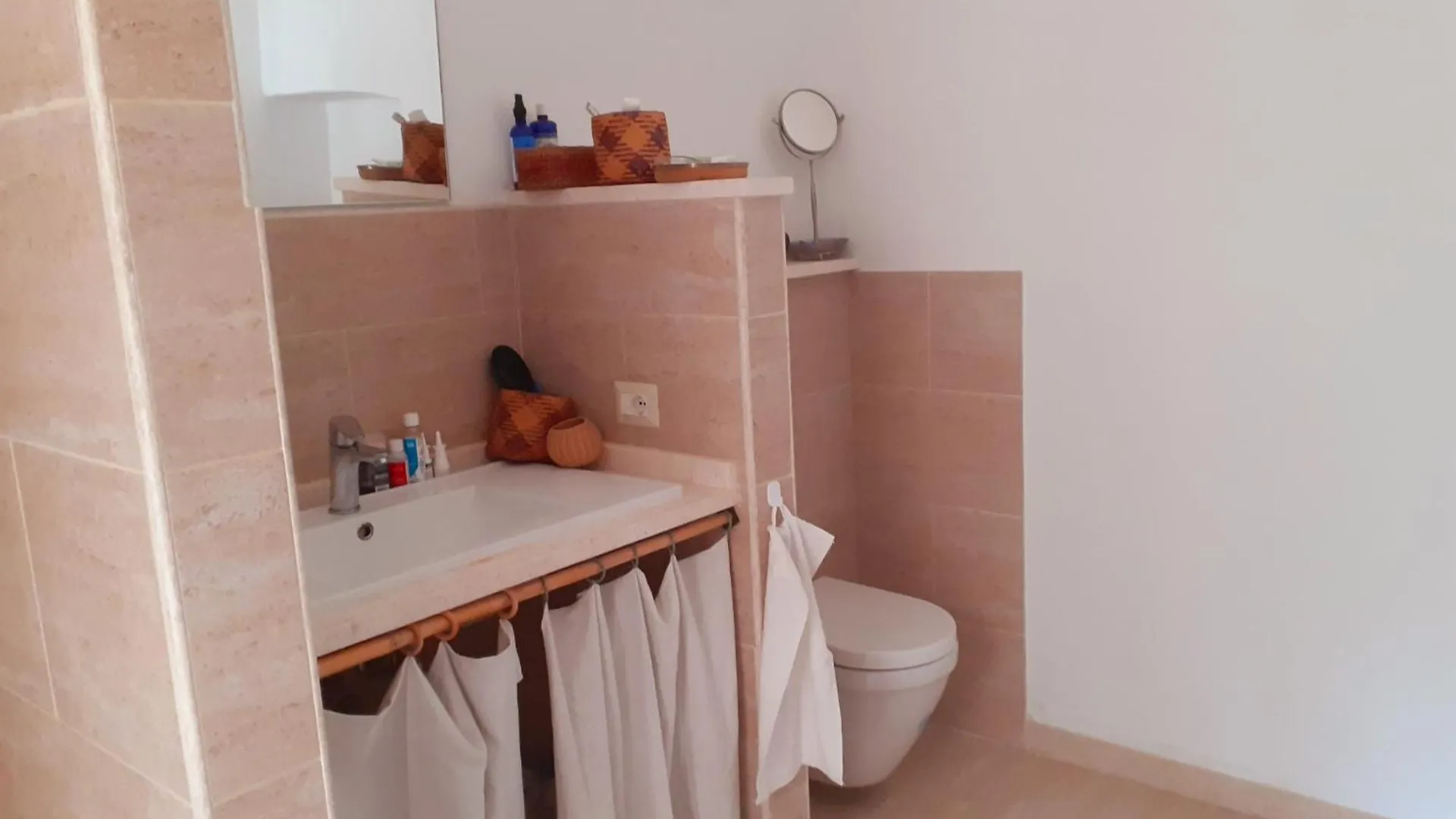 הוילה Narbolia Casa Umberto